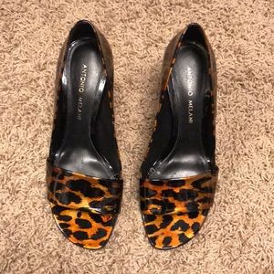 Antonio Melani pumps